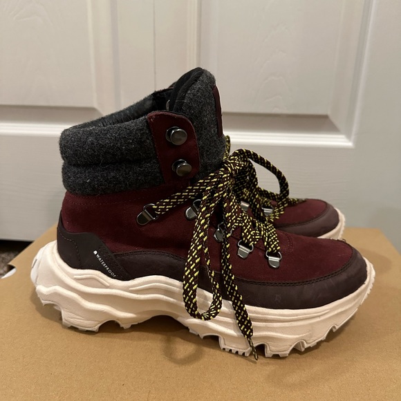 Sorel Kinetic Waterproof Boot - Picture 1 of 5